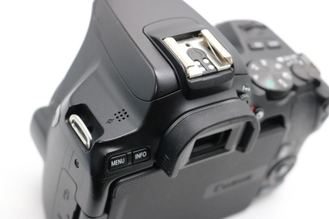 超美品ですが… 【Canon EOS Kiss X10 ダブルレンズセット】