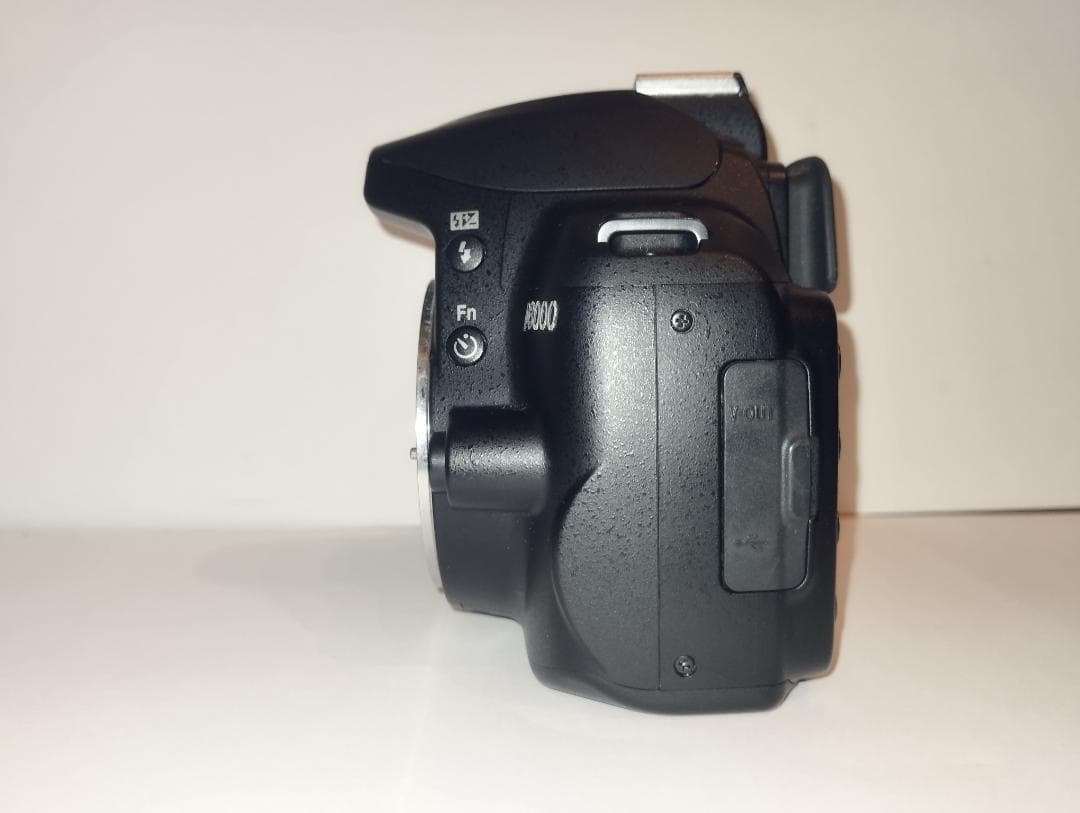 Nikon D3000 ボディ 動作確認済み ※長時間露光時注意あり