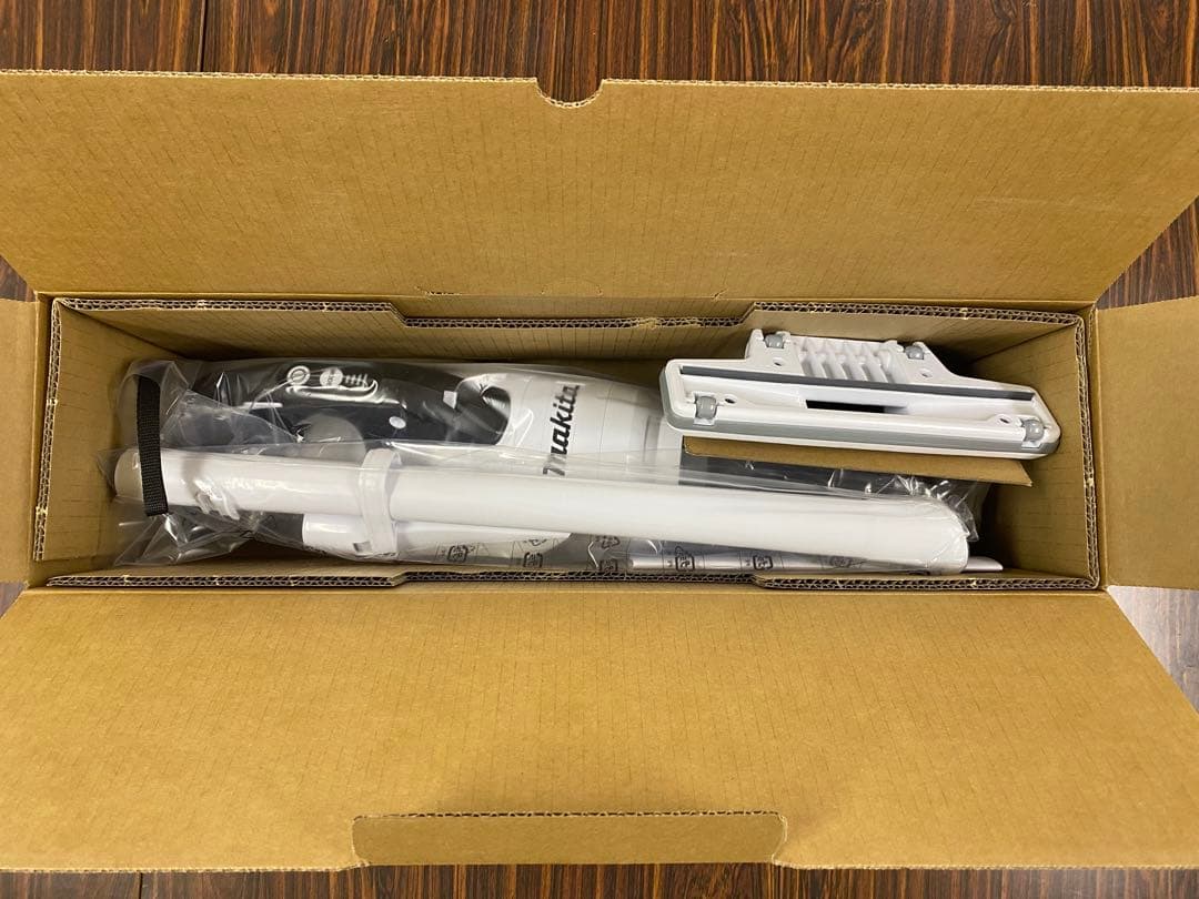 未開封　Makita 充電式クリーナー CL286FDZW