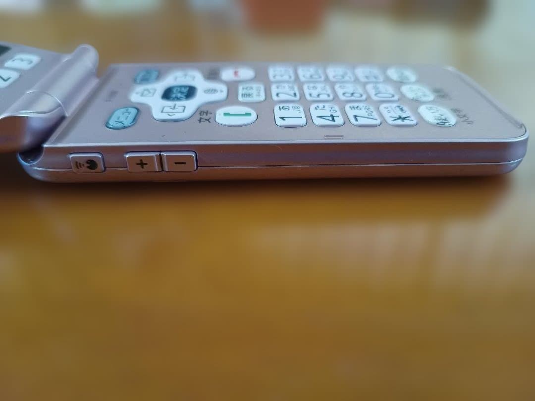 docomo 折りたたみ式携帯電話 F-01M ピンク 本体 4G(LTE)対応