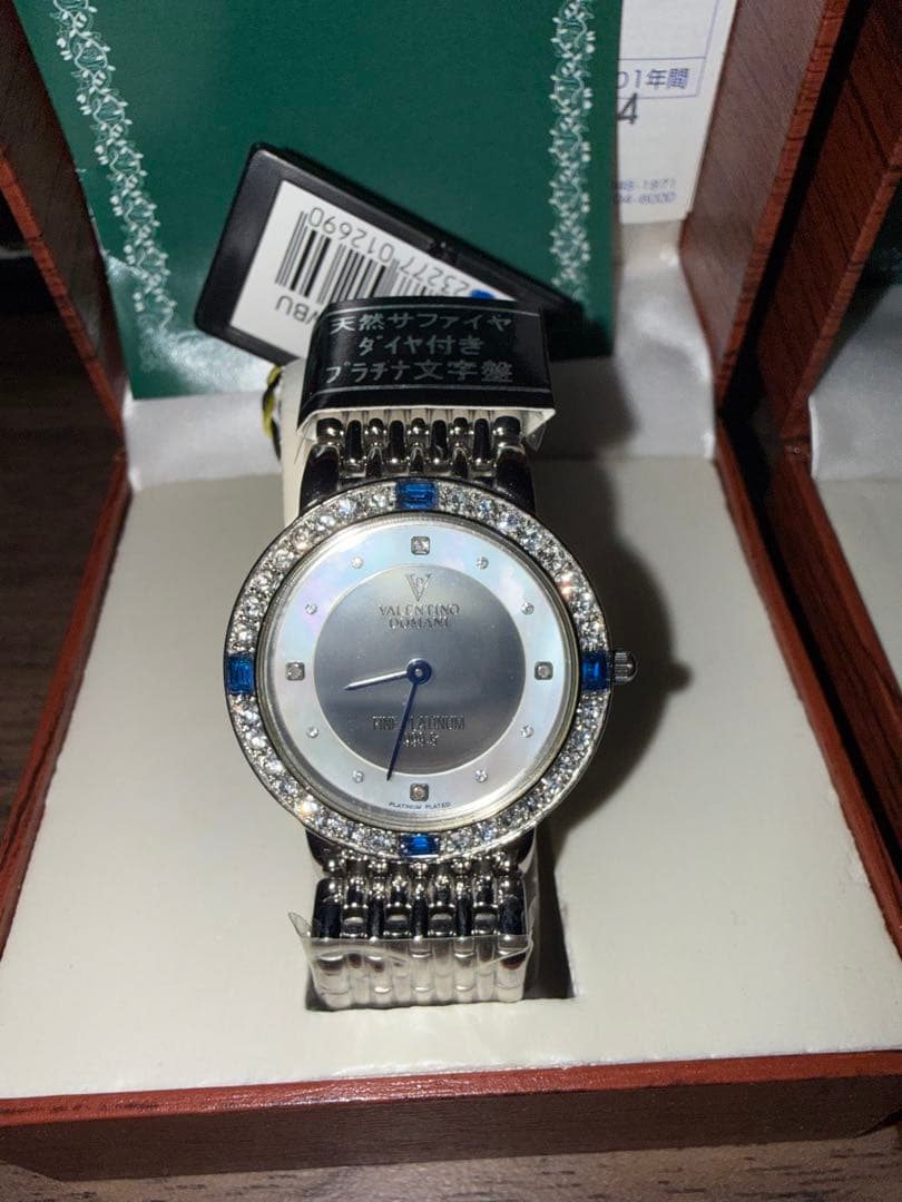 ヴァレンティノドマーニ 天然サファイア ダイヤ プラチナ文字盤 腕時計