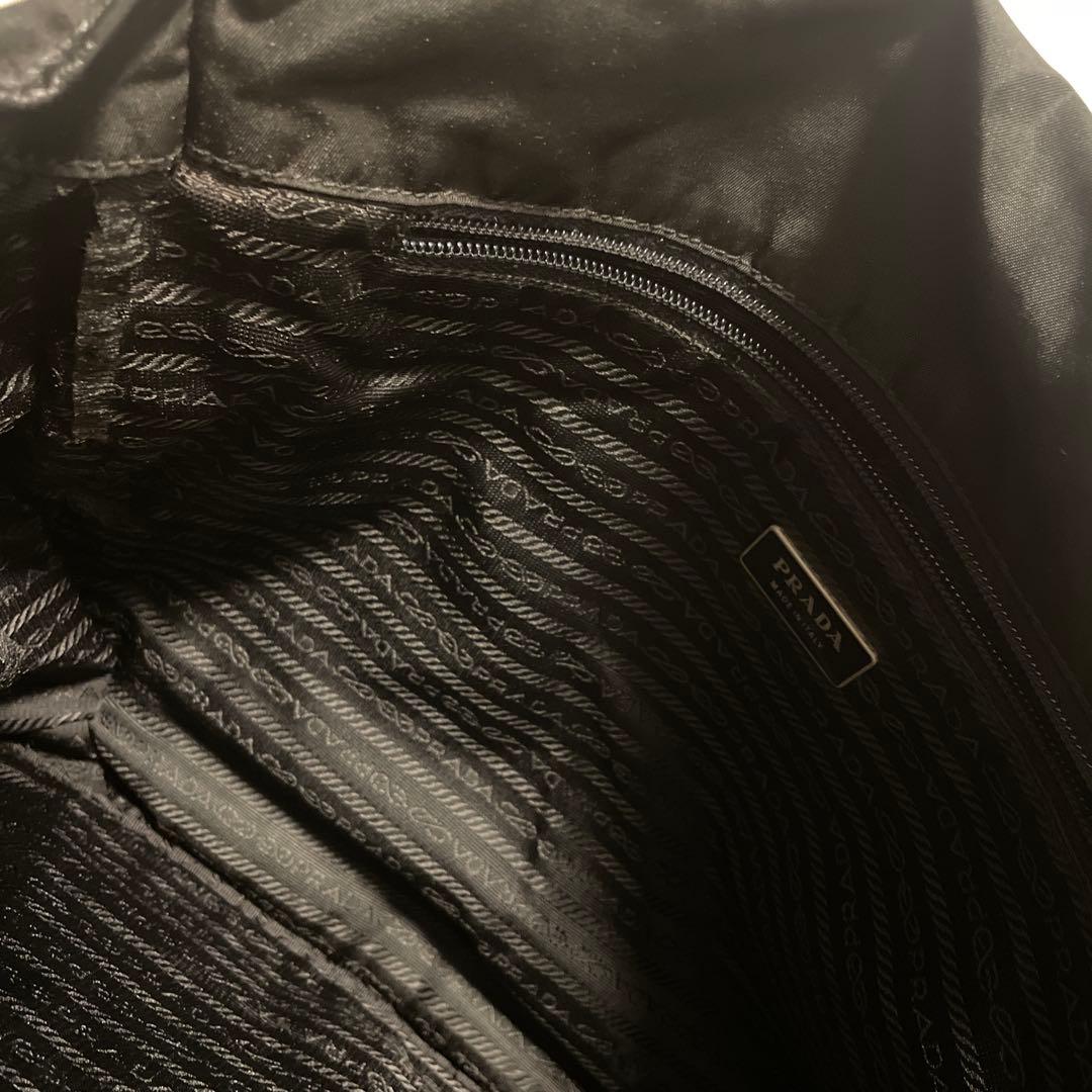 PRADA メッセンジャーバック　ブラック