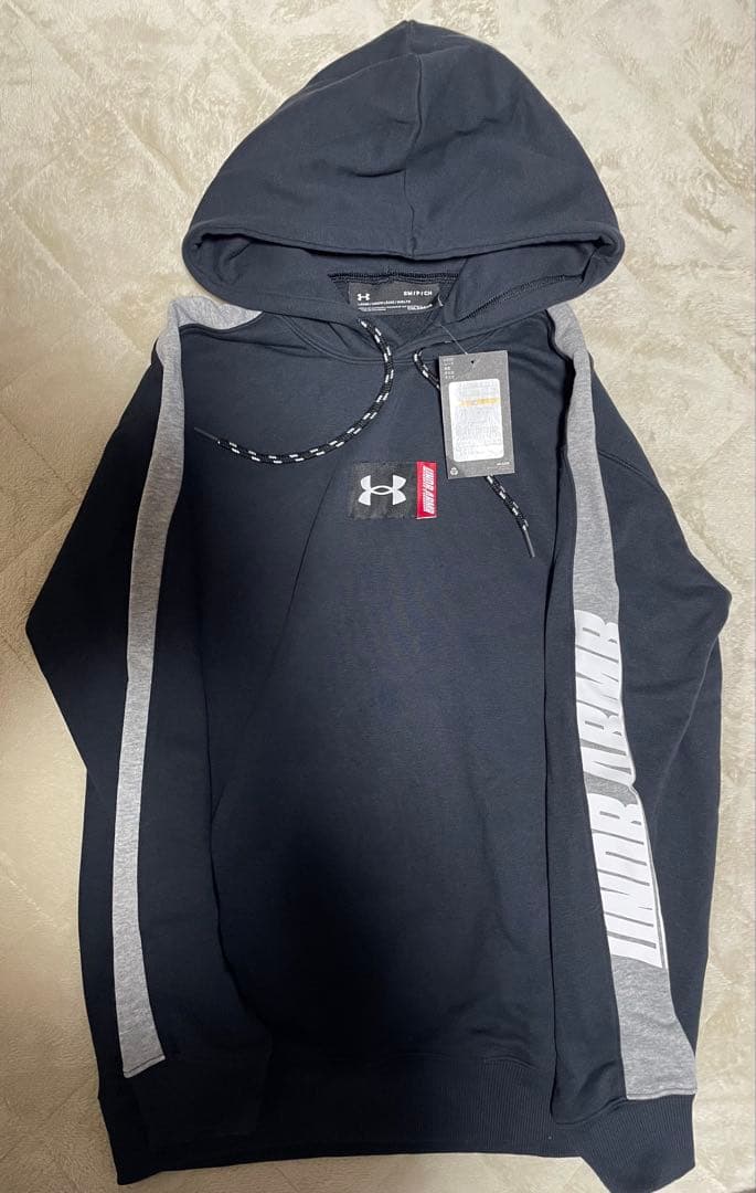 未使用・タグ付 アンダーアーマーSMサイズ プルオーバー フィッティド計2着