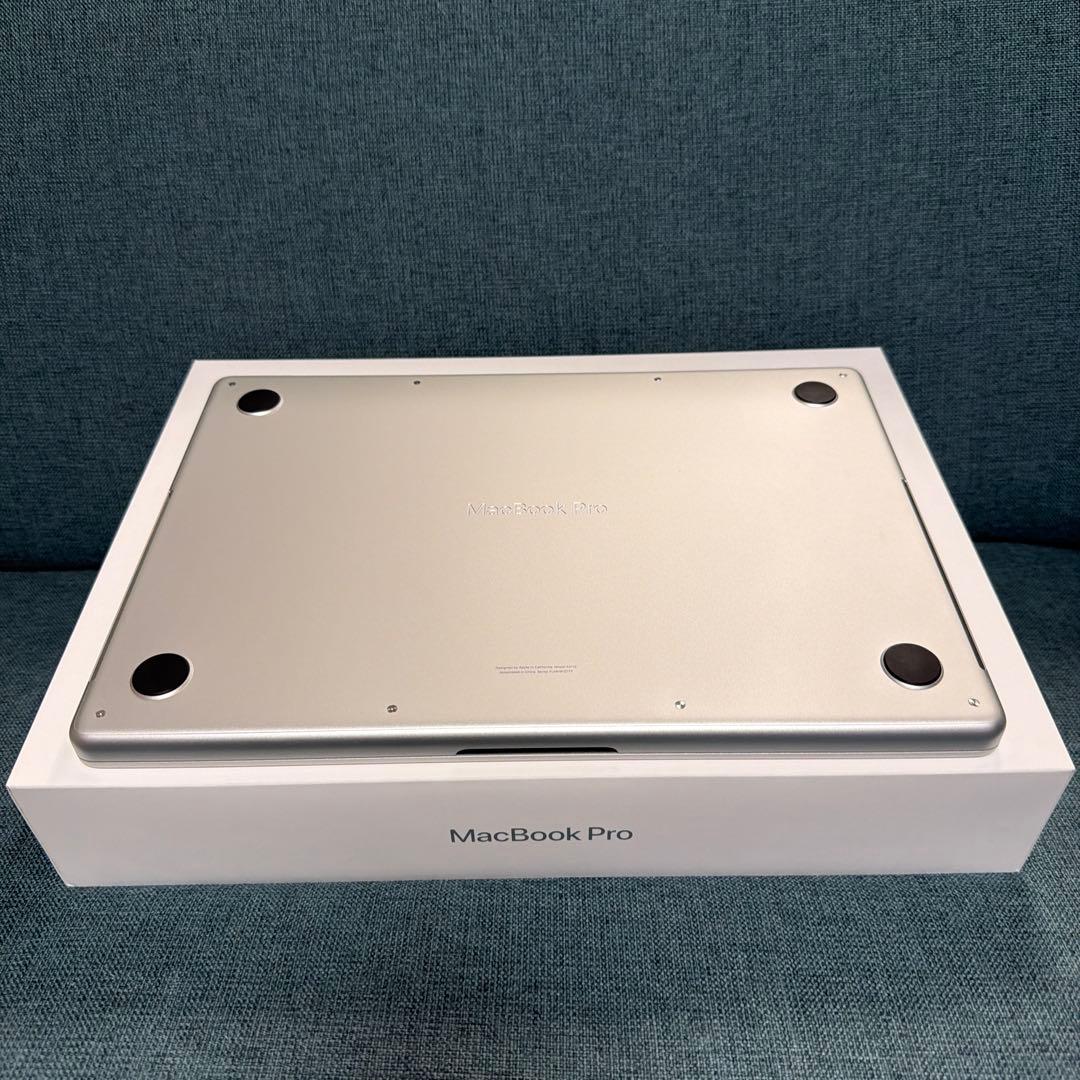 MacBook Pro 14インチ M4 シルバー16GB SSD512GB