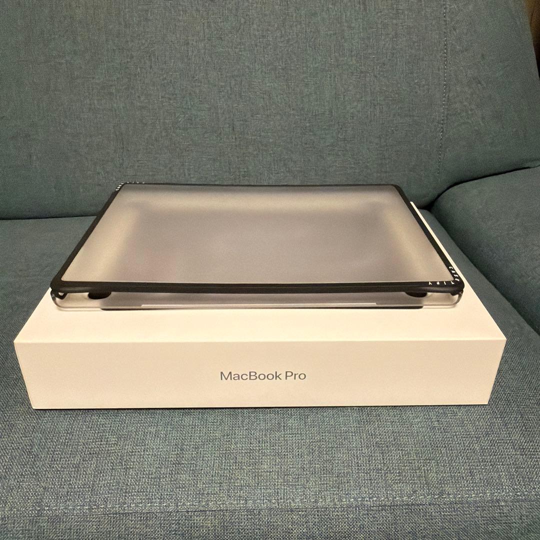 MacBook Pro 14インチ M4 シルバー16GB SSD512GB