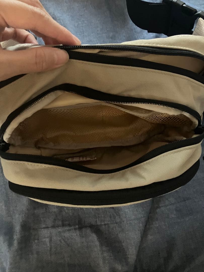 最終値下げ　ほぼ未使用！美品　Hugoo ヒップシート　ベージュ色