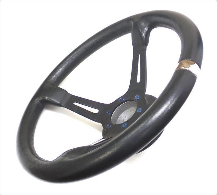 momo ステアリング 35φ ディープコーン