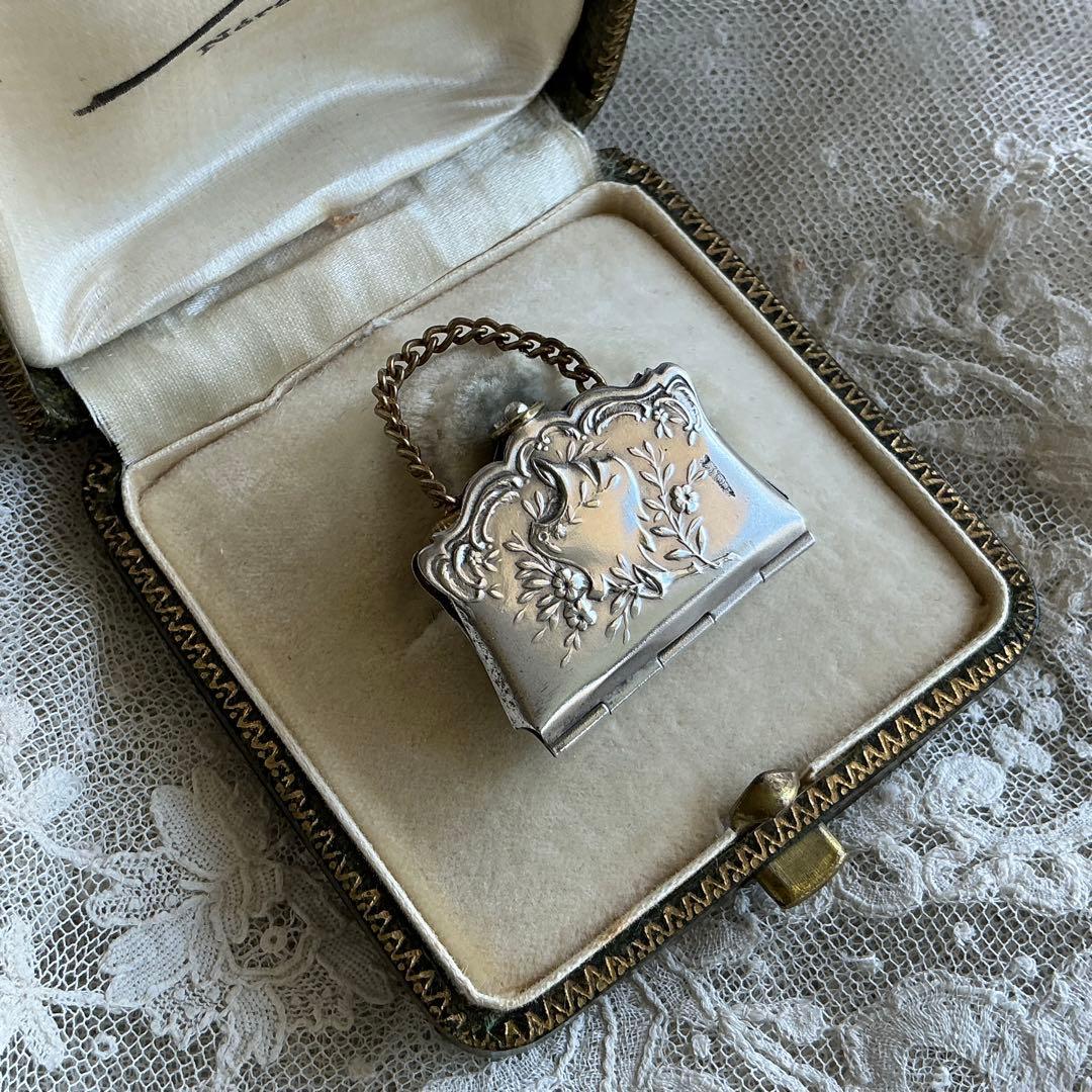 ８：フランス　アンティーク　ミニチュア　ハンドバッグ　シルバープレート　ドール