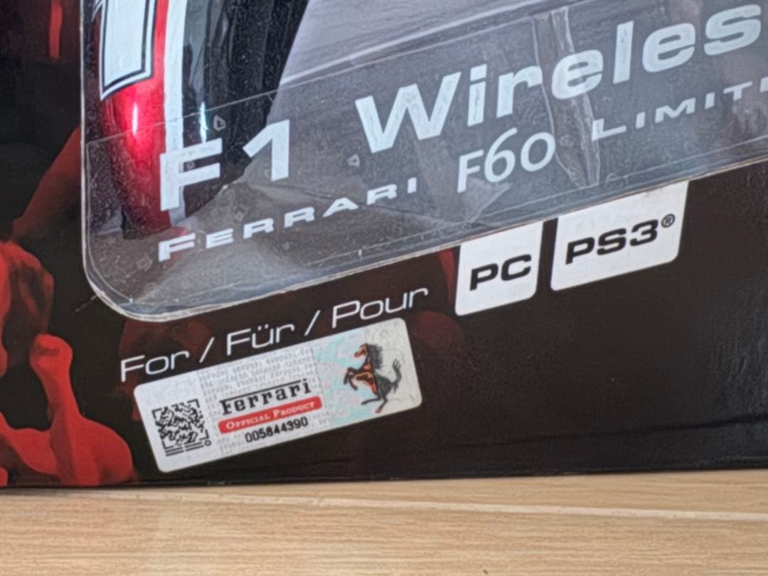 スラストマスター フェラーリ F60 ゲームパッド