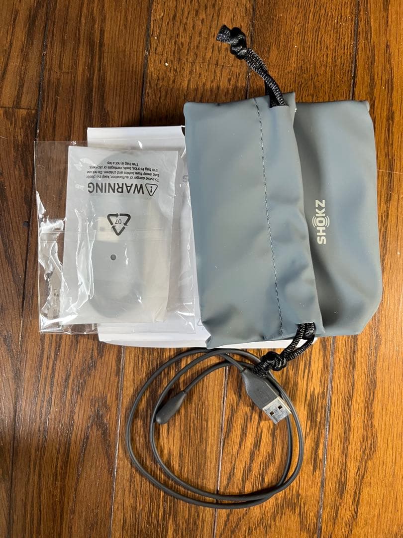 shokz openrun 骨伝導イヤホン ブラック（充電ケーブル+1本）