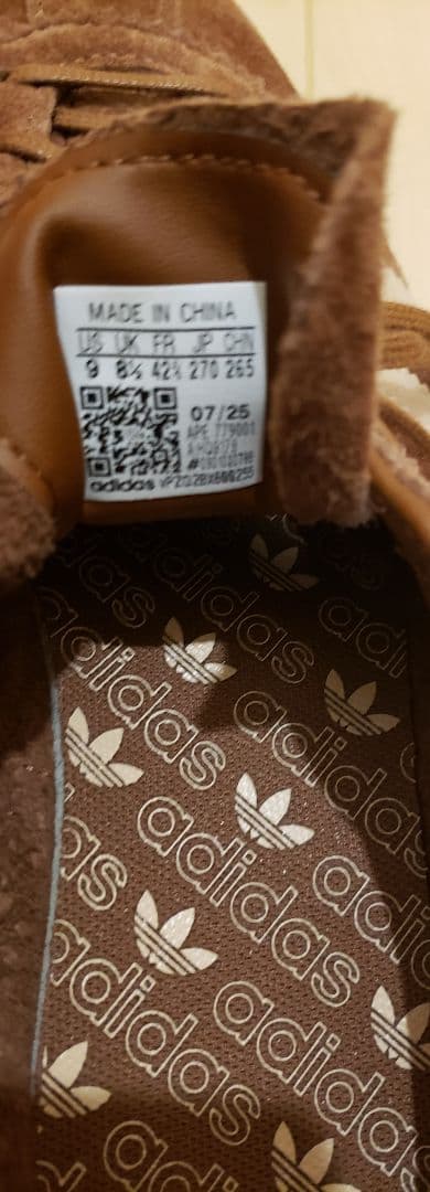 フリースストア別注アディダスタバコ　箱あり