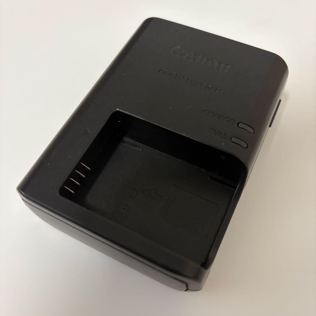 う*ん様 Canon EOS Kiss M ダブルズームキット ブラック