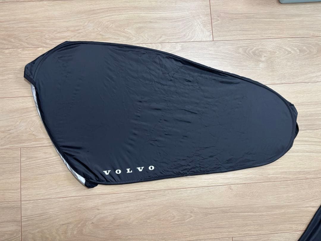 VOLVO XC60　純正ワンタッチサンシェード （フロント＆サイド）