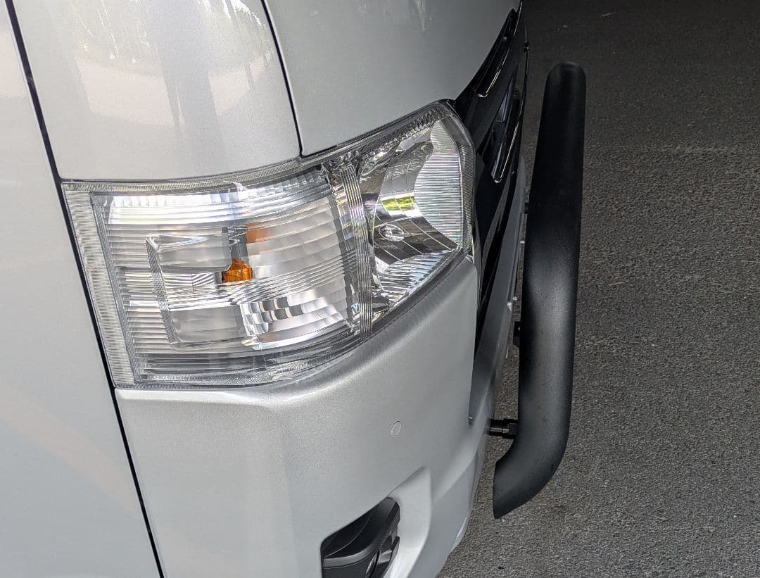 【ゆうさん専用】ハイエースに取付けてました。 グリルガード　バンパーガード