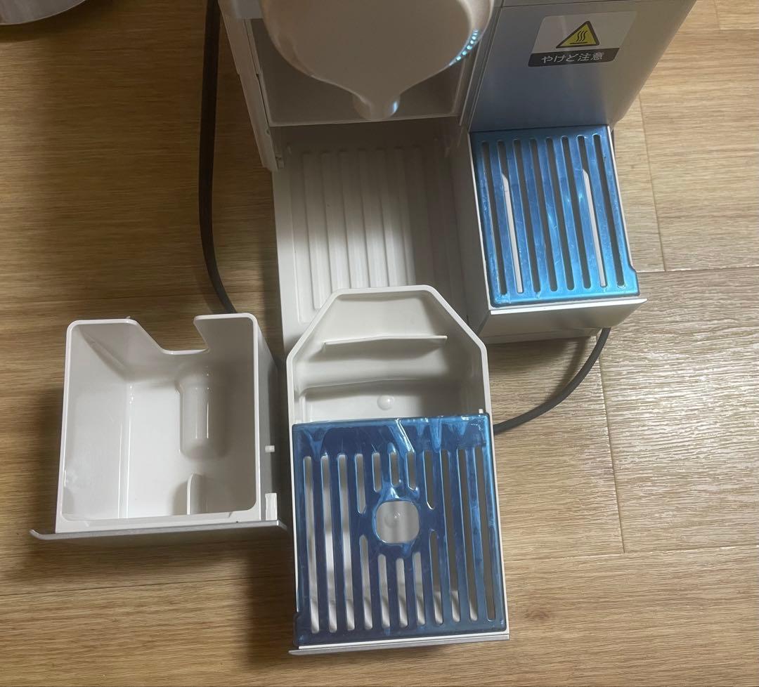 中古ネスプレッソコーヒーメーカーF521 + ネスプレッソコップセット(2個)