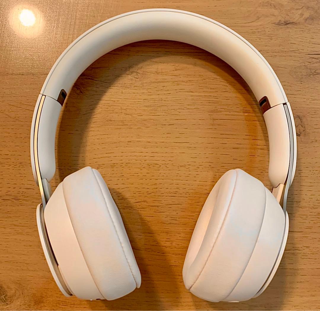 【美品】beats solo proワイヤレス ヘッドホン　ゴールド