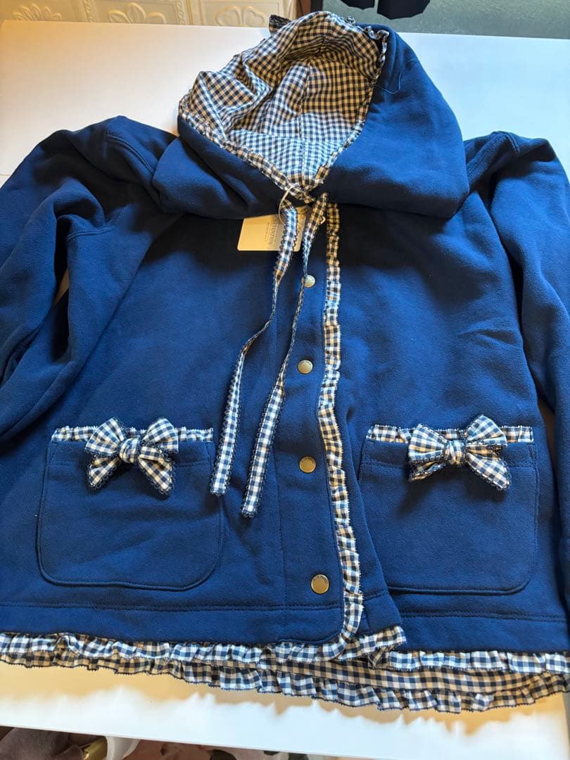 すごくお安く提供　ピンクハウス　　パーカー