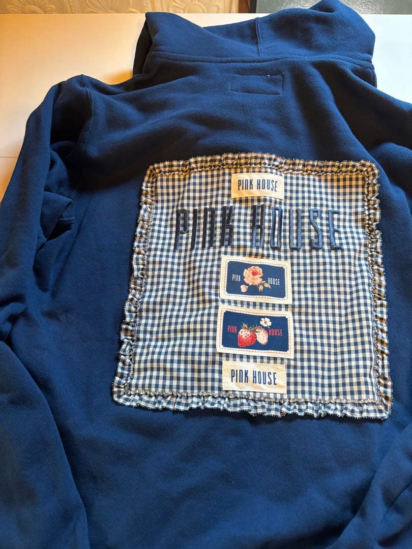 すごくお安く提供　ピンクハウス　　パーカー