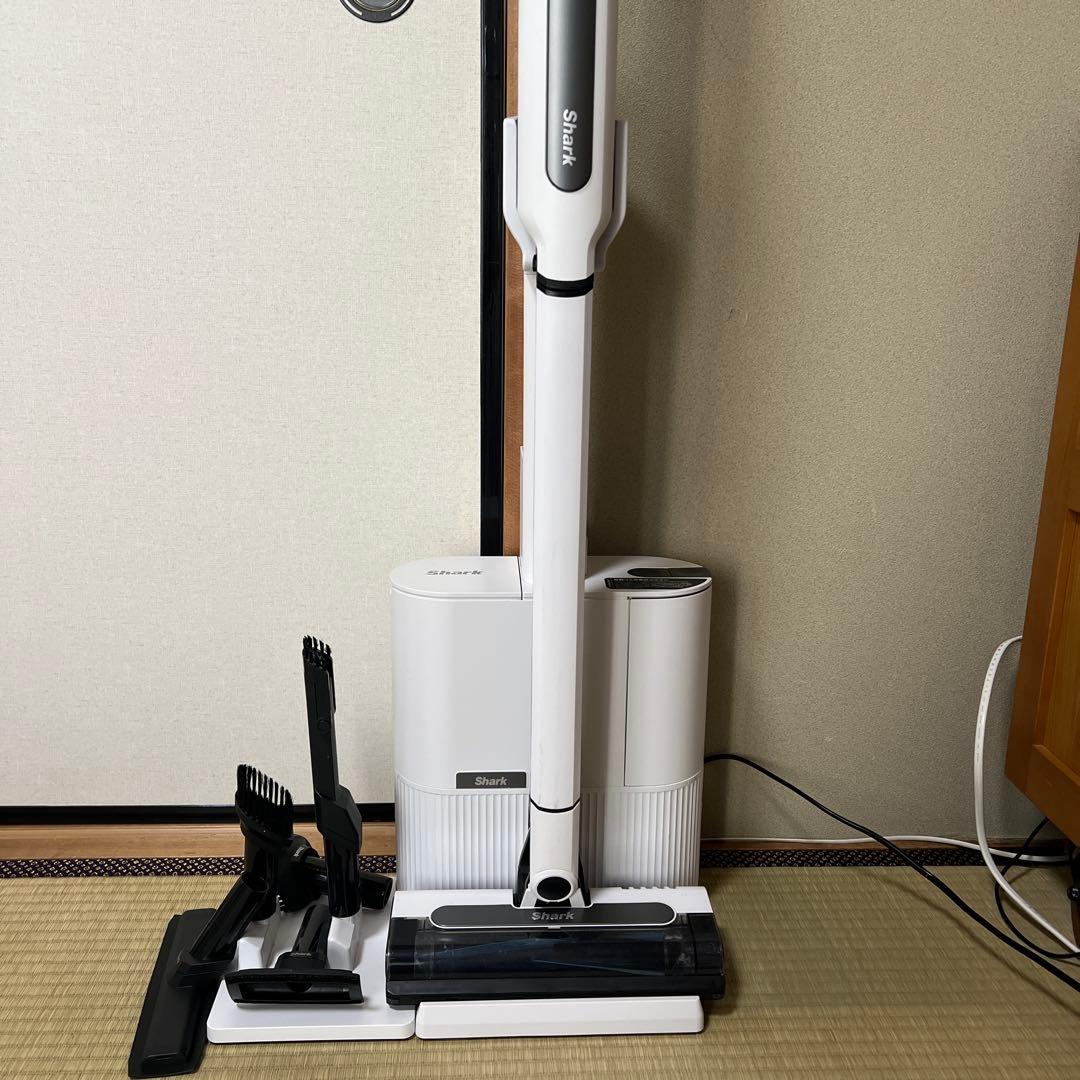 Shark キャニスター掃除機 ホワイト アタッチメント付き　CS151JAE