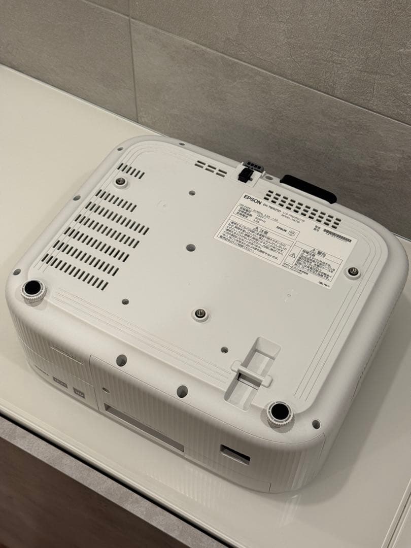 エプソン　プロジェクター　EH-TW6250