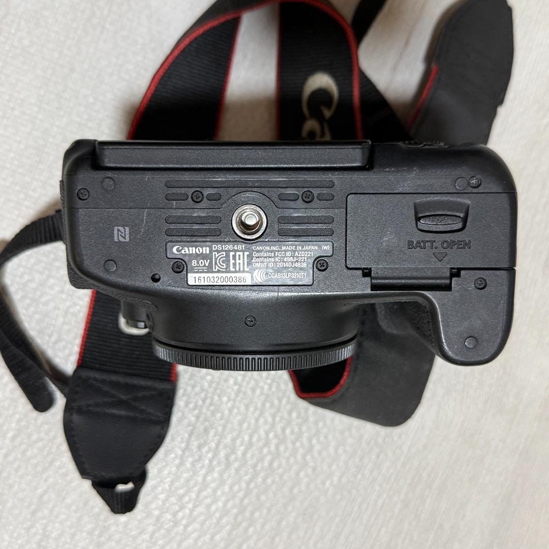 Canon EOS 8000D ボディ 一眼レフ