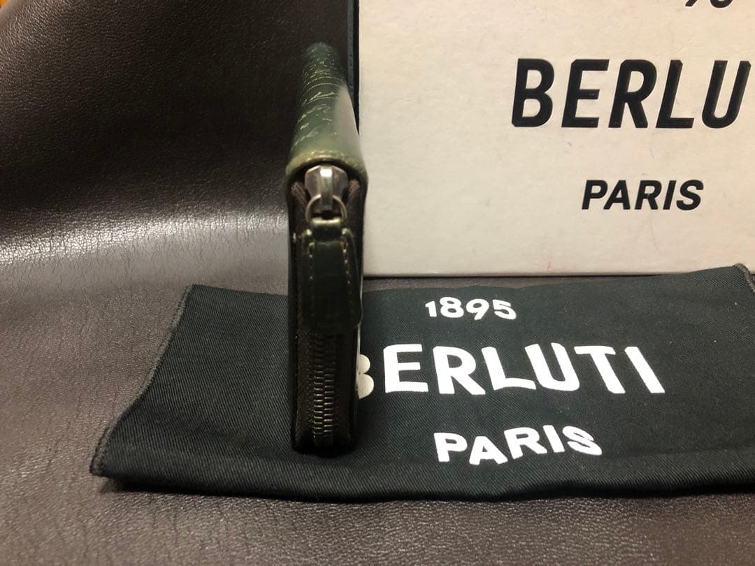 ☆美品☆ベルルッティ イタウバ　長財布　ダークグリーン　ゴールデンパティーヌ