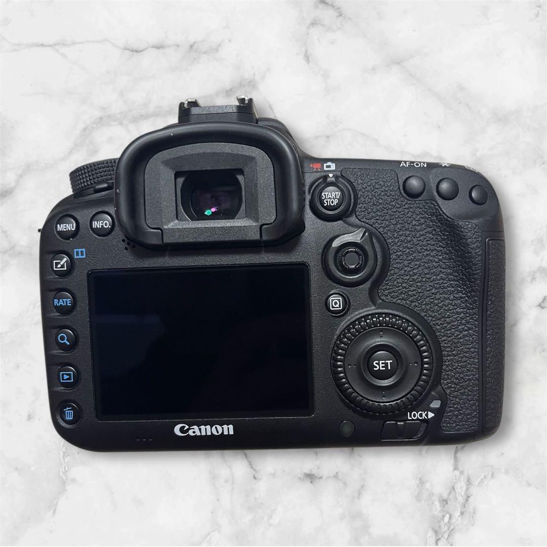 ★美品★Canon EOS 7D Mark II デジタル一眼レフカメラ