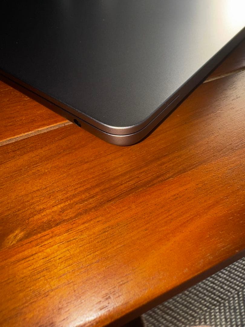 MacBook本体 Apple MacBook Air (M2, 8GB, 256GB)