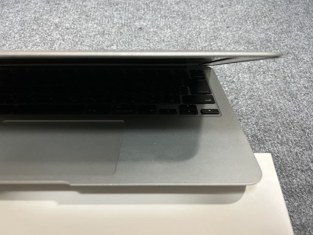 MacBook Air i7 8Gb 11インチ 新品1TbSSD 優良品ラスト