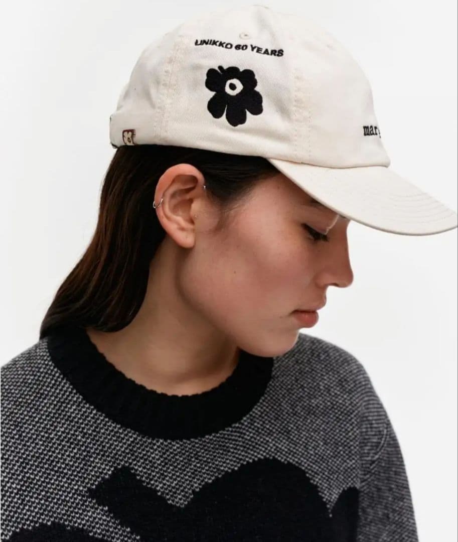 【入手困難✨未使用級】marimekko UNIKKO 60周年　キャップ　白