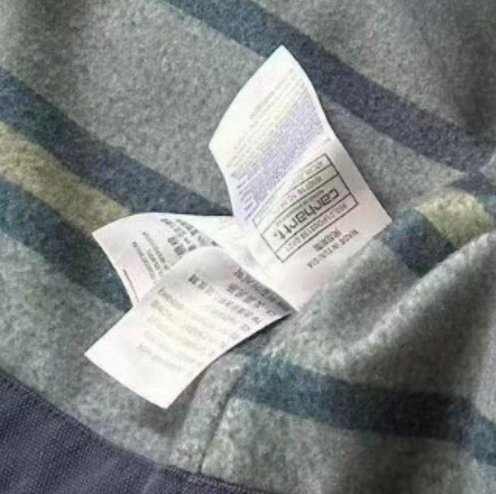 New Balance x Carhartt WIPフード付きネイビージャケット