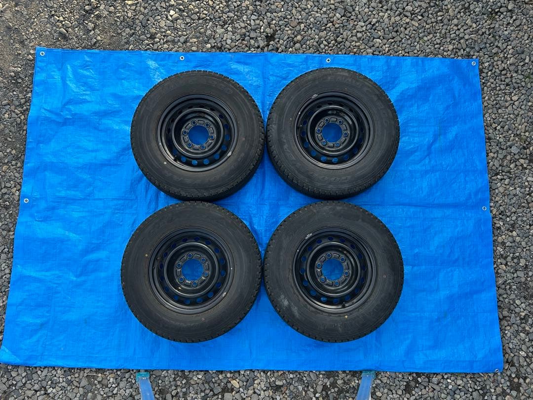 冬用タイヤ　ハイエース使用　状態良し　15インチ ブラックホイール 4本セット