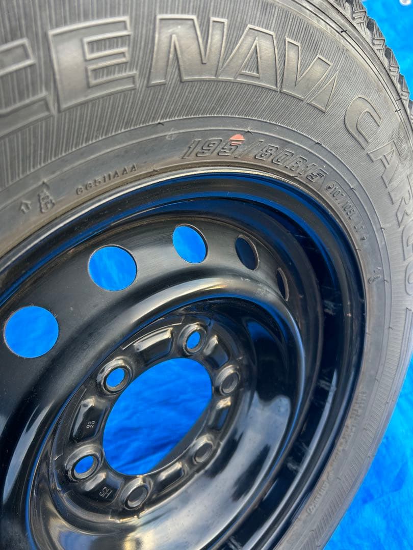 冬用タイヤ　ハイエース使用　状態良し　15インチ ブラックホイール 4本セット