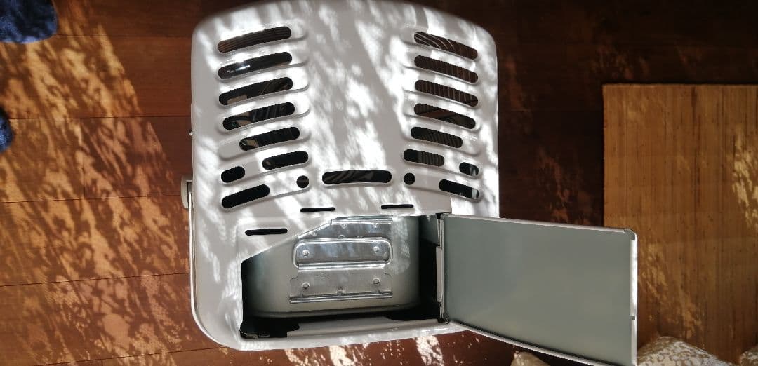 超コンパクト!!　可愛いトヨトミ石油ストーブ　RS-H29N