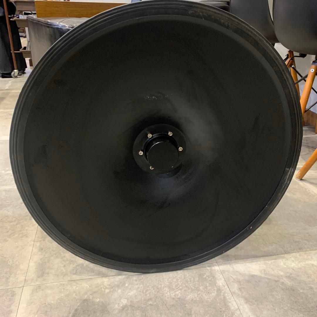 サロン用黒の回転式ウッドチェア