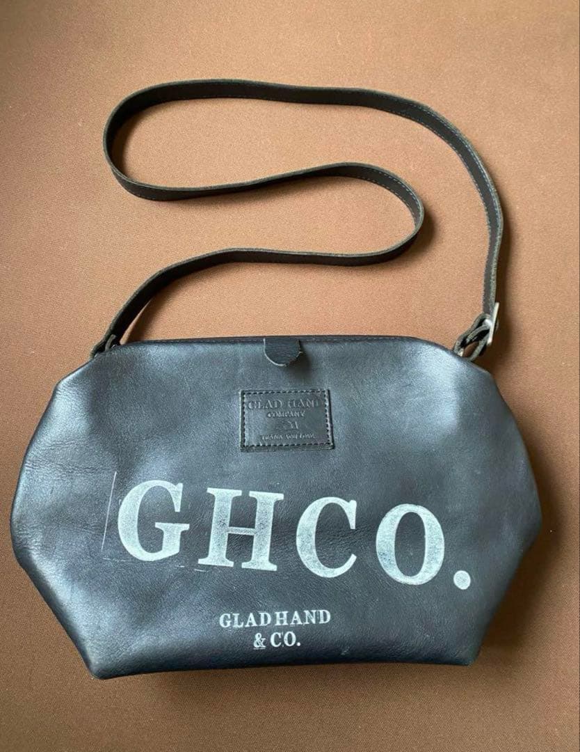 グラッドハンドレザーショルダーバッグ