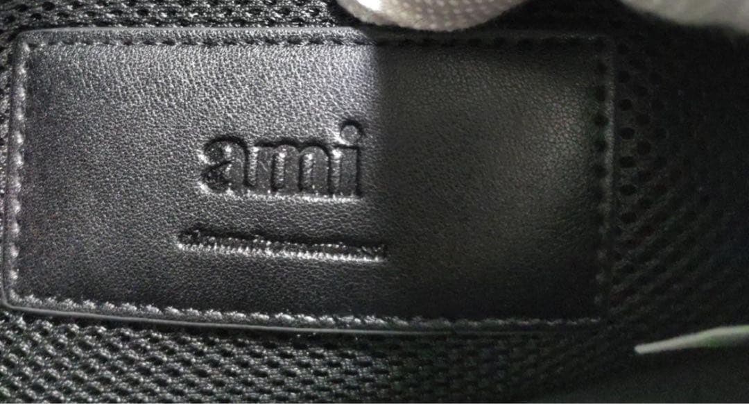 ami Paris ボディーバッグ　ウエストポーチ　ブラック男女兼用