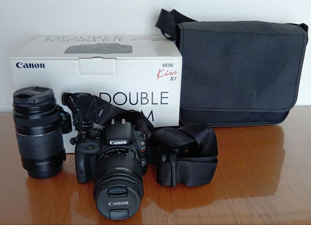 美品CanonEOSkissX7ダブルズームキットdiagnlニンジャストラップ