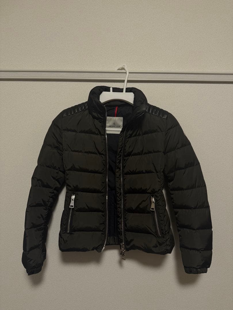 Moncler レディース　ブラック　ダウンジャケット 00 Oiron