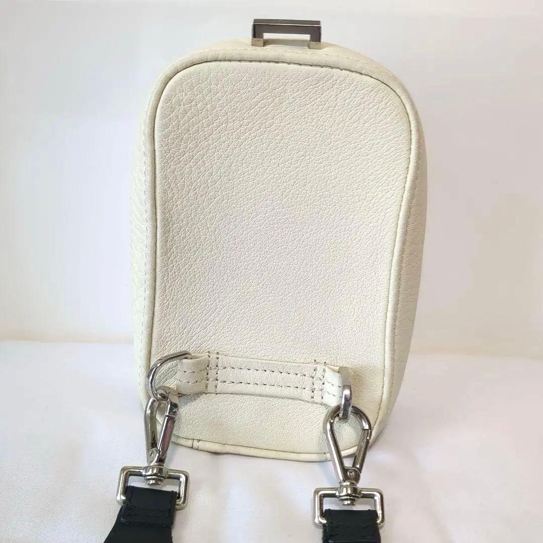 【極美品】ITTI イッチ　メッセンジャーバッグ　ショルダーバッグ　アイボリー