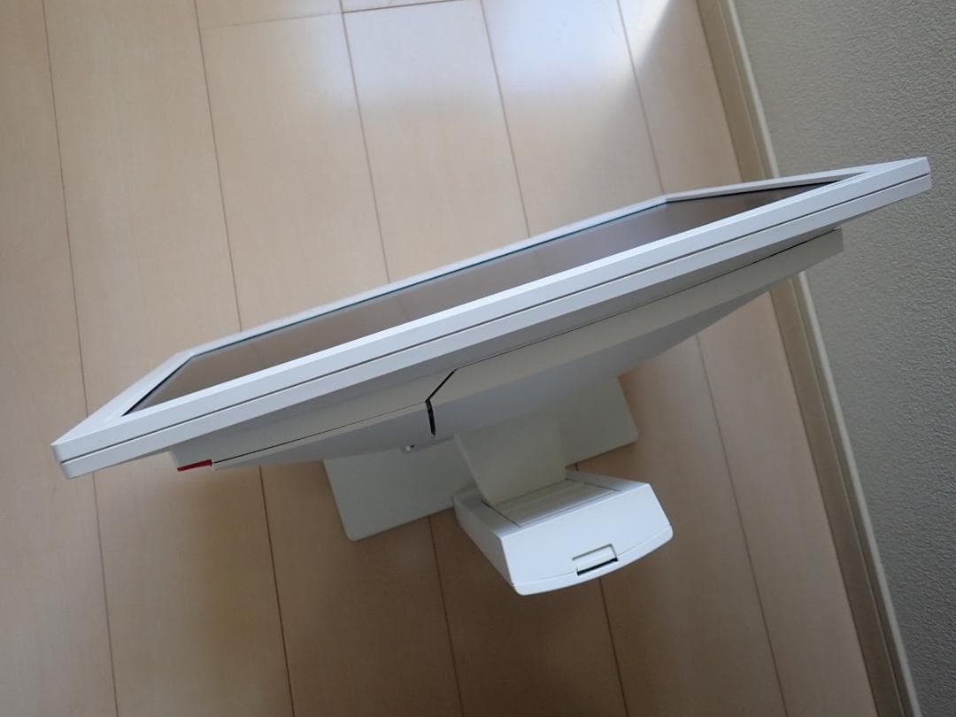 富士通　デスクトップパソコン　日本製 Core i5 8GB　液晶画面本体一体型