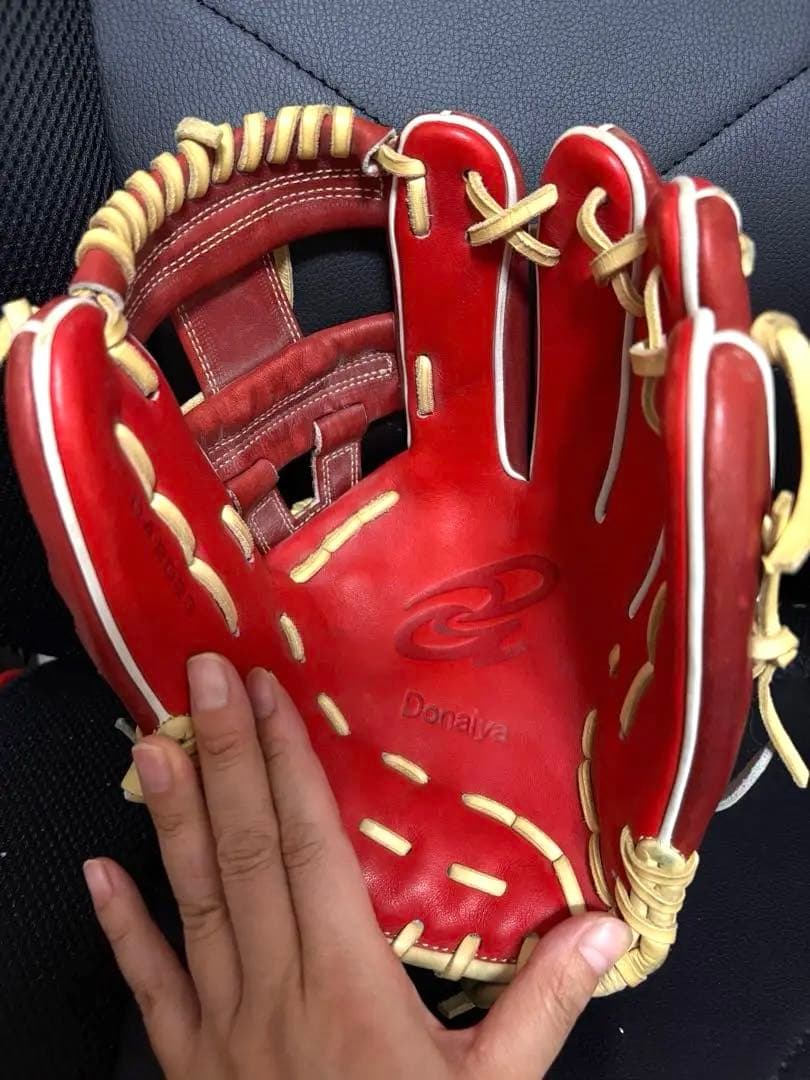 ドナイヤ グローブ山田哲人　限定品