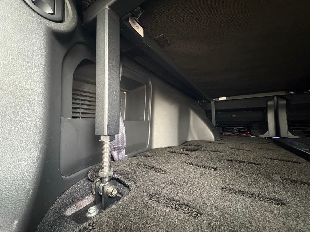 デリカD5 ショートベッドキットMGRカスタム製　エムフラット8人乗り用　レザー