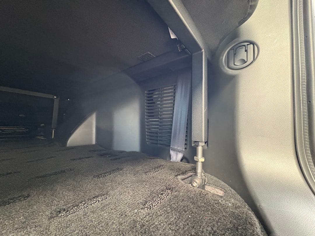 デリカD5 ショートベッドキットMGRカスタム製　エムフラット8人乗り用　レザー