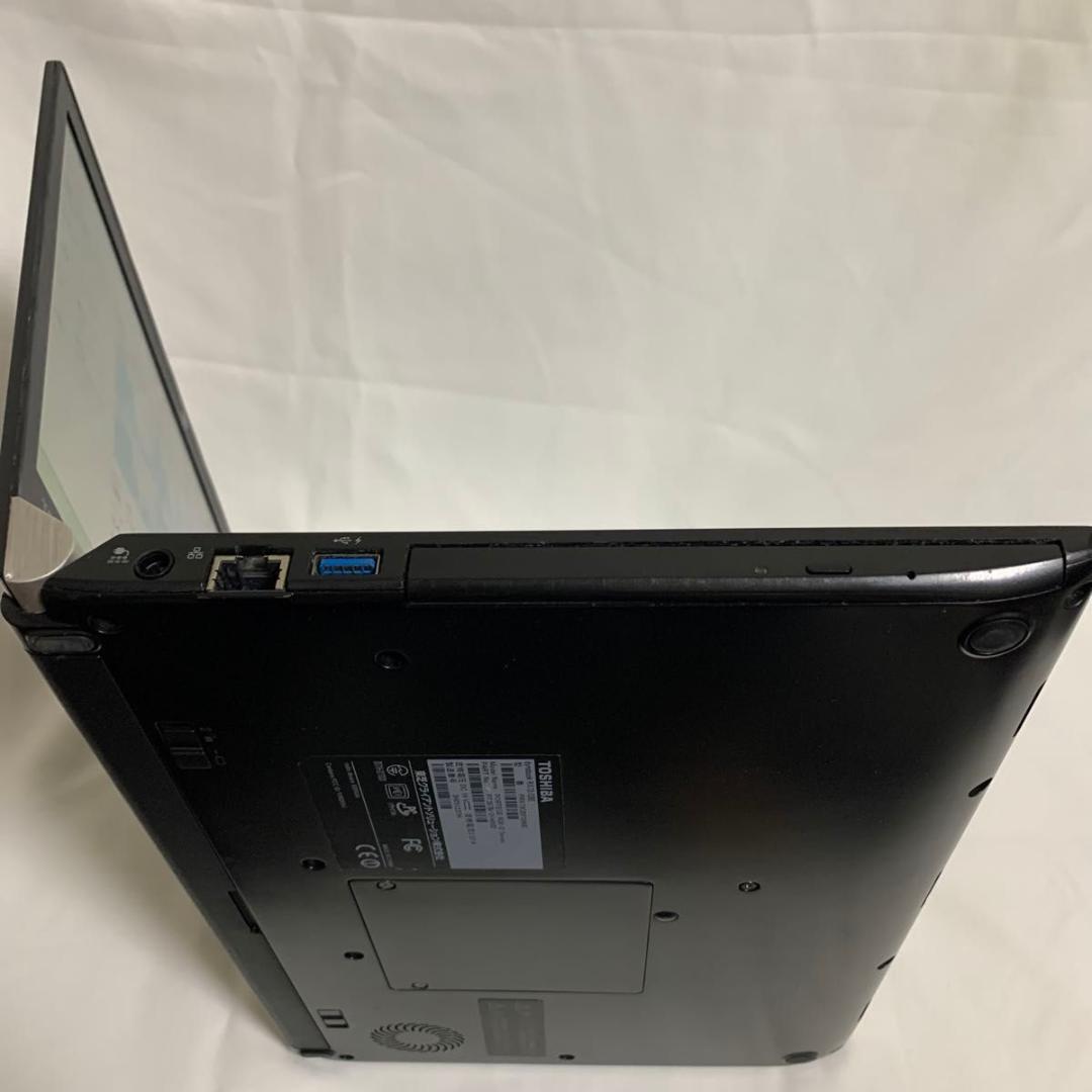 T025【美品】東芝 13.3型/i5第7世代/8GB/SSD1TB