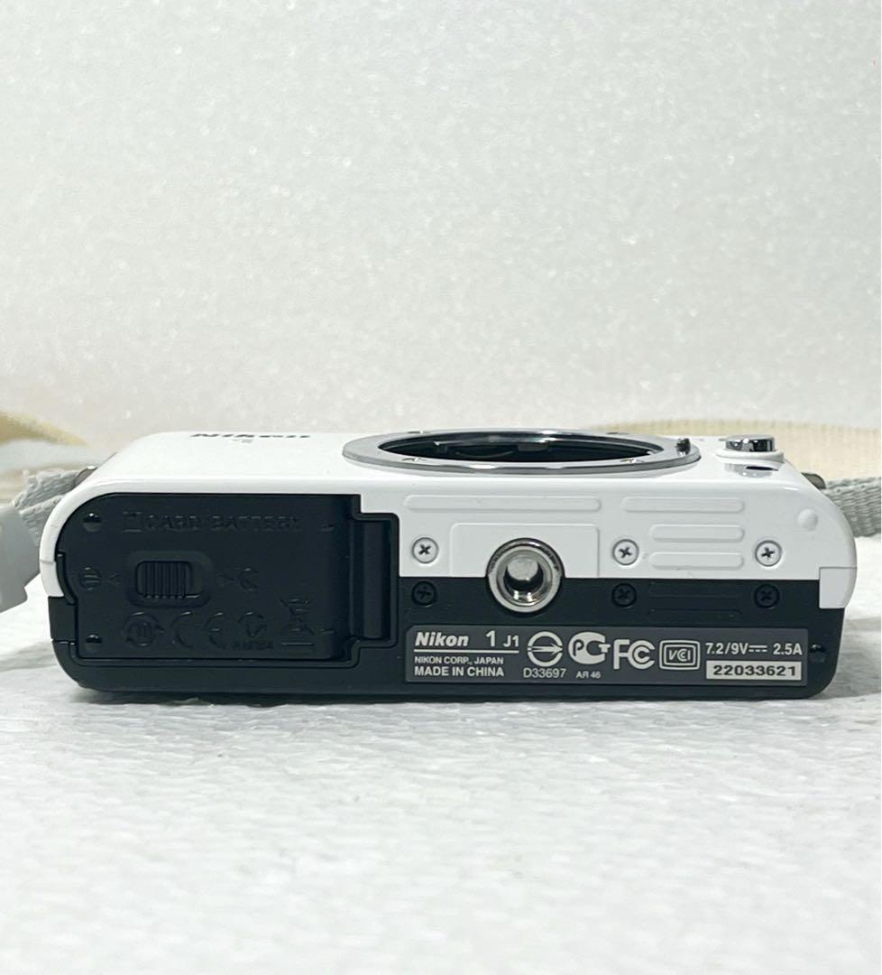 Nikon 1 J1 ホワイト VR レンズキット 美品 動作確認済み