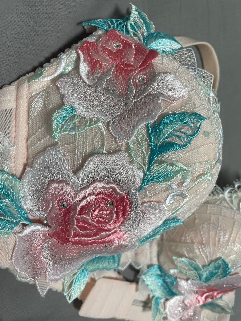 最終値下げ！サルート 店舗限定 29G E70 ソング