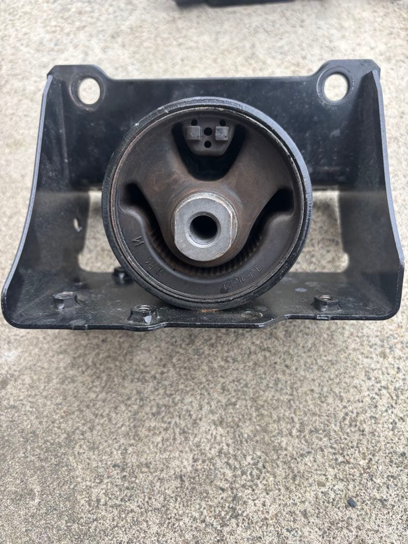 zc32s エンジンマウント