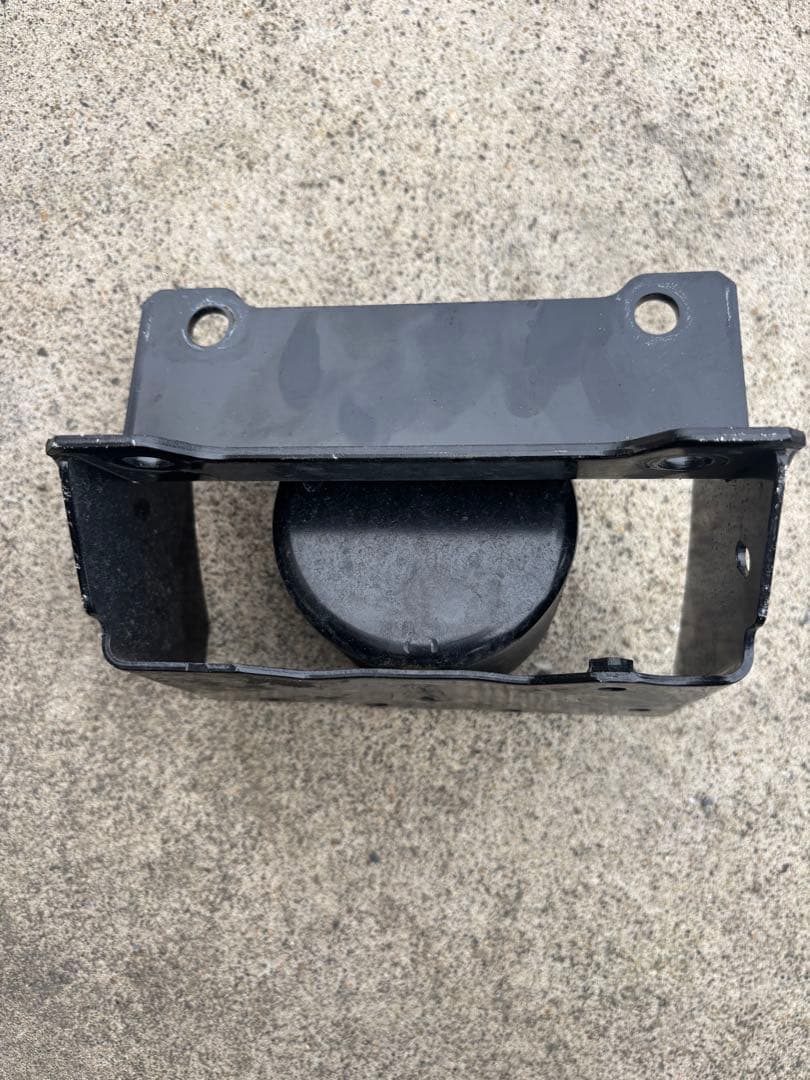 zc32s エンジンマウント