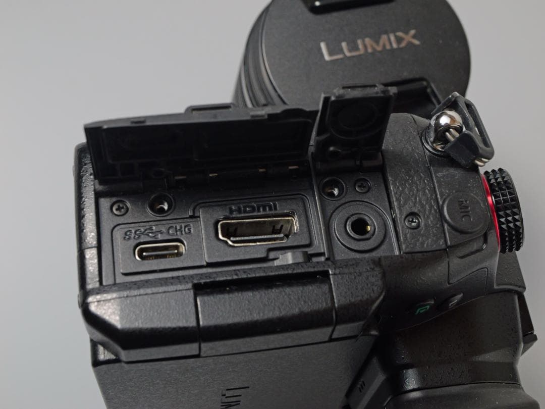 Panasonic ルミックス GH5M2　レンズ&ケージ付き